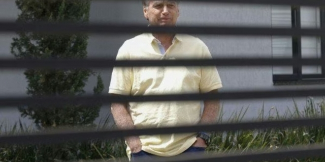 Jair Bolsonaro é preso pela Polícia Federal