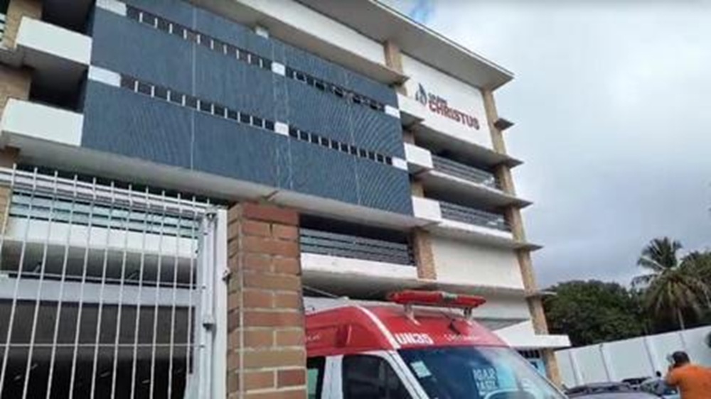 Adolescente de 15 anos fere três com faca em Fortaleza