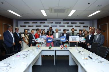 Ambulâncias, veículos administrativos e equipamentos para a saúde são entregues pelo Governo do Estado durante reunião com Prefeitura de Ilhéus | SECOM