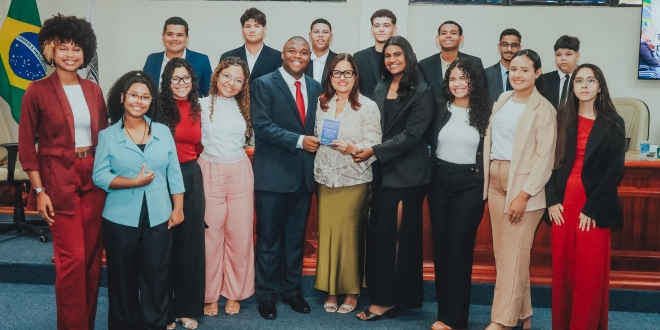 Deputada Katia Oliveira participa do encerramento da 5ª Legislatura do Jovem Vereador e destaca origem e fortalecimento do programa em Simões Filho