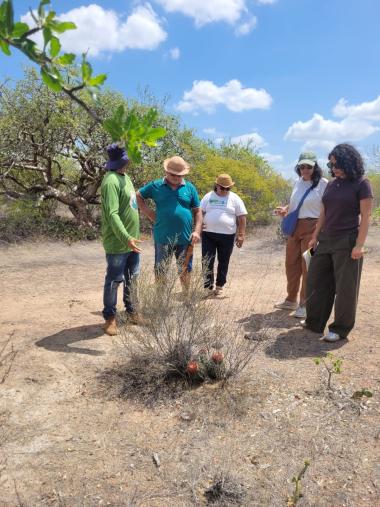 Oficiais do FIDA visitam experiências desenvolvidas pela CAR no Semiárido baiano | SECOM