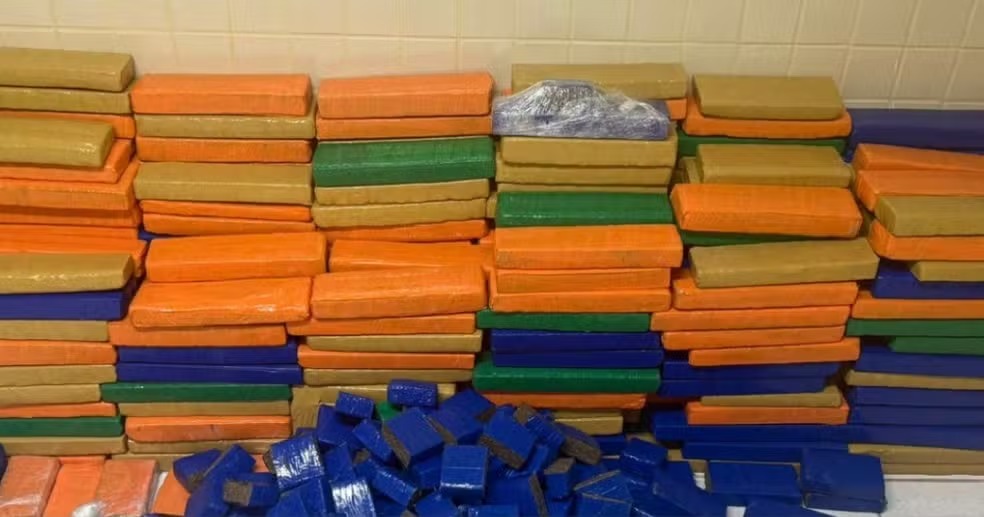 PM apreende cerca de uma tonelada de maconha em Simões Filho