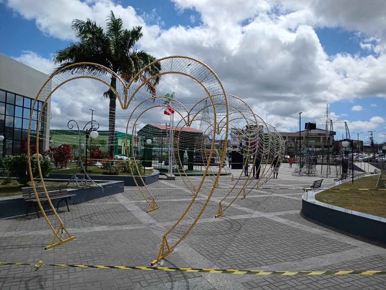 Praça da Bíblia recebe abertura da Vila de Natal em Simões Filho