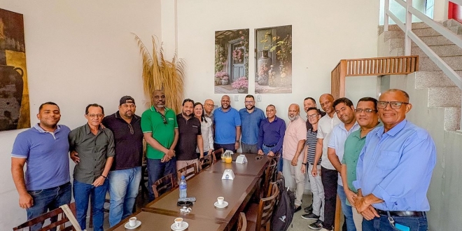 Prefeito Del participa de almoço com representantes da imprensa