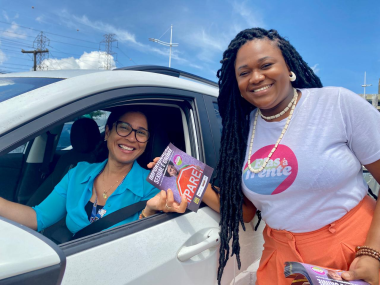 SPM e Detran fazem blitz educativa em dia de mobilização nacional por respeito às mulheres nos transportes públicos | SECOM