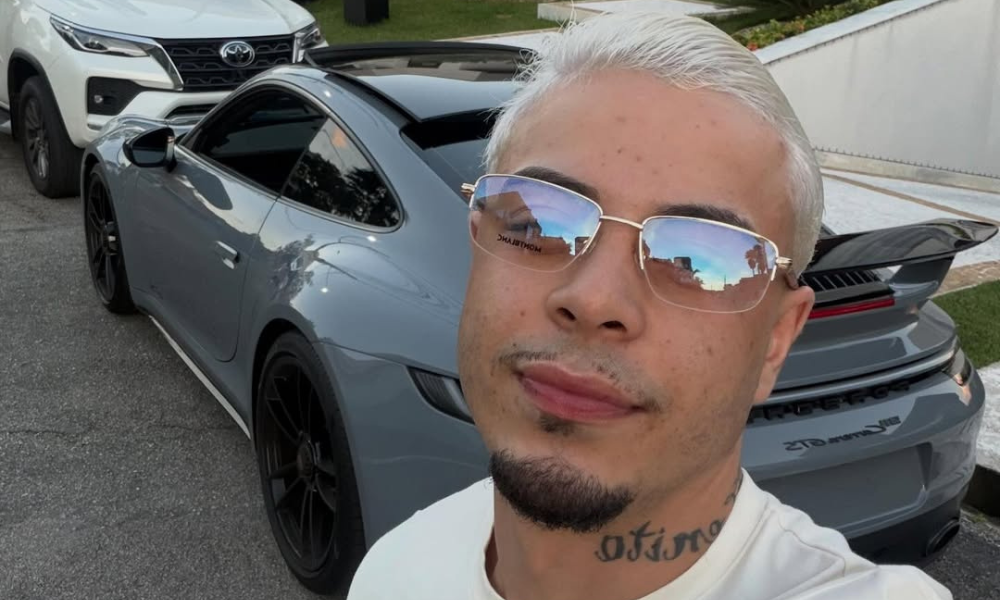 Cantor MC Tuto é preso após atropelar jovem com Porsche em SP