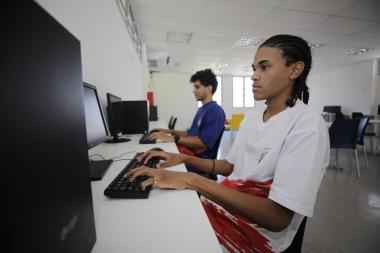 Com prioridade para alunos PcD, Bahia inicia matrículas da rede estadual nesta segunda (12) | SECOM