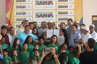 Governo do Estado firma parceria para fortalecer permanência e aprendizagem na educação básica em Formosa do Rio Preto | SECOM