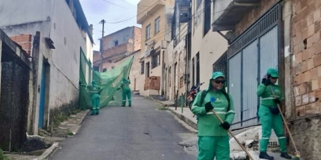 Simões Filho intensifica serviços de limpeza urbana e moradores aprovam ações