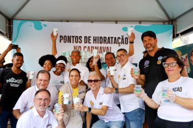 Carnaval do cuidado: governador visita Ilha de Hidratação no Campo Grande e destaca importância da ação | SECOM