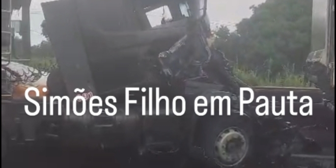 Carreta perde o controle e provoca engavetamento na BR-324 em Simões Filho; veja os vídeos