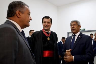 Governador prestigia posse do promotor Pedro Maia, reconduzido ao comando do MP baiano | SECOM