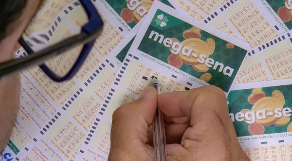 Mega-Sena sorteia prêmio acumulado de R$ 115 milhões neste sábado (31)