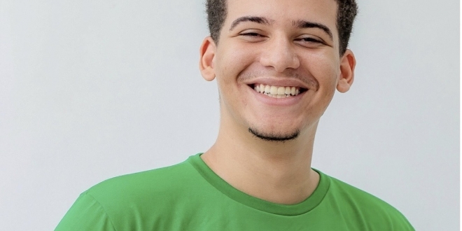 Estudante do Prepara Jovem conquista 840 pontos na redação do Enem e nota máxima na redação da Uneb