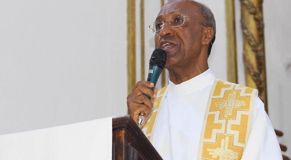 Padre Edson Menezes recebe Comenda 2 de Julho na ALBA nesta segunda (30)