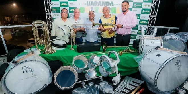 Simões Filho: Prefeito Del marca abertura do calendário cultural com noite de anúncios, investimentos e valorização dos artistas locais