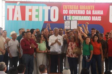 Em Carinhanha, Jerônimo Rodrigues autoriza obra de abastecimento de água pelo Novo PAC | SECOM