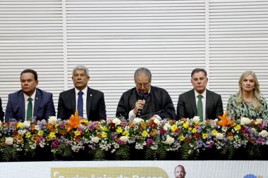 Governador destaca papel da Justiça Eleitoral durante posse da nova presidência do TRE-BA | SECOM