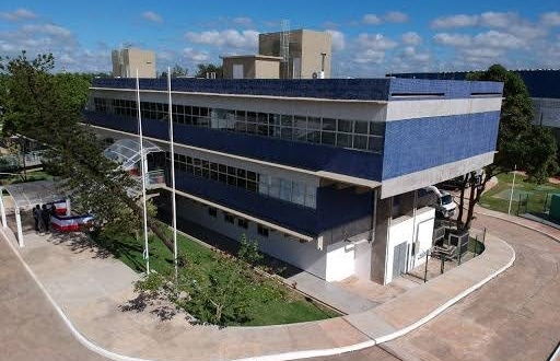 Suspensão de serviços na Policlínica Regional gera críticas ao Governo do Estado e sobrecarrega saúde de Simões Filho