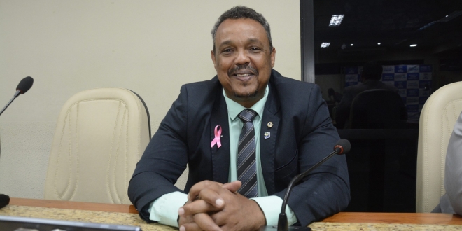 Vereador Dell Capoeira solicita pavimentação asfáltica da Rua Nordeste, no bairro Ponto de Parada