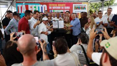 Guanambi recebe investimentos em saúde, abastecimento e infraestrutura durante agenda de Jerônimo Rodrigues | SECOM