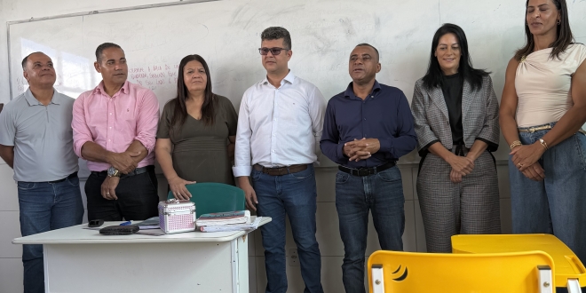 Prefeito Del reforça compromisso com a educação e realiza mais uma grande entrega em Simões Filho