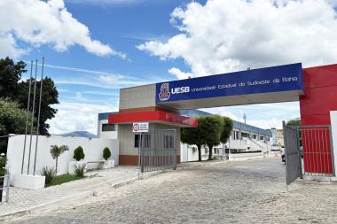 Uesb abre seleção para professor substituto em Itapetinga, Jequié e Conquista | SECOM