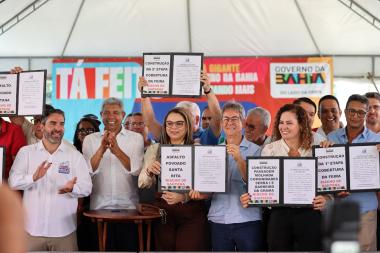Escola modernizada, pavimentação e combate à fome marcam agenda do governador em Riacho de Santana | SECOM