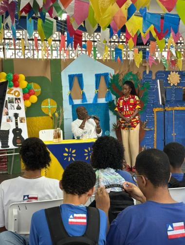 Lazzo Matumbi fortalece debate sobre identidade e ancestralidade em escola estadual do Arenoso | SECOM