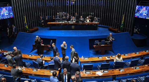 Senado aprova ‘Pix Pensão’ com transferência automática de valores