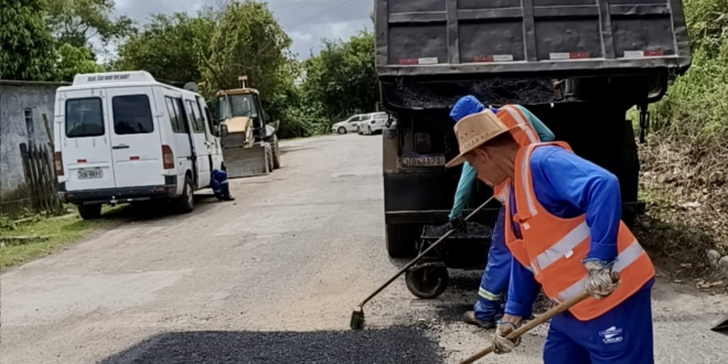 Prefeitura realiza operação tapa-buracos no Alto da Pensão, em Mapele