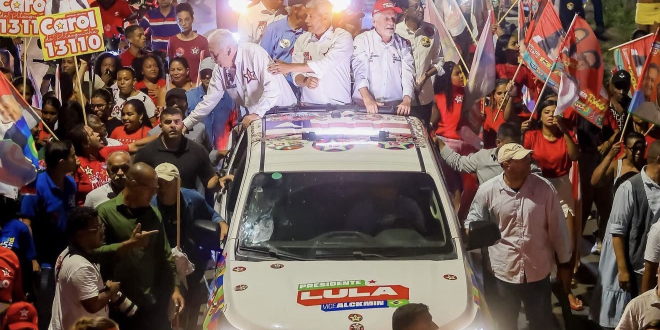 Jerônimo faz carreata com seu time em Simões Filho