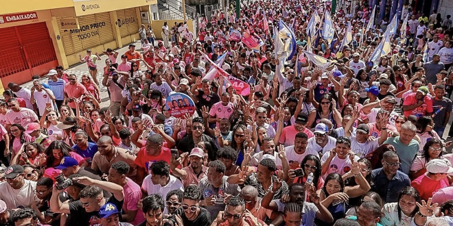 Onda Rosa de Kátia Oliveira toma conta de Simões Filho e mostra força durante desfile de 7 de Setembro