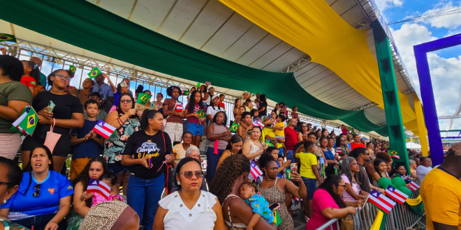 Simões Filho celebra 7 de Setembro com ato cívico marcado por patriotismo e participação popular
