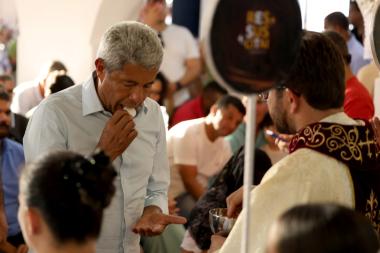 Governador Jerônimo Rodrigues participa de celebração em homenagem a Santa Teresa, em Ribeira do Pombal | SECOM